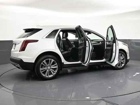 Certified 2025 Cadillac XT5 Premium Luxury AWD/4WD image 32
