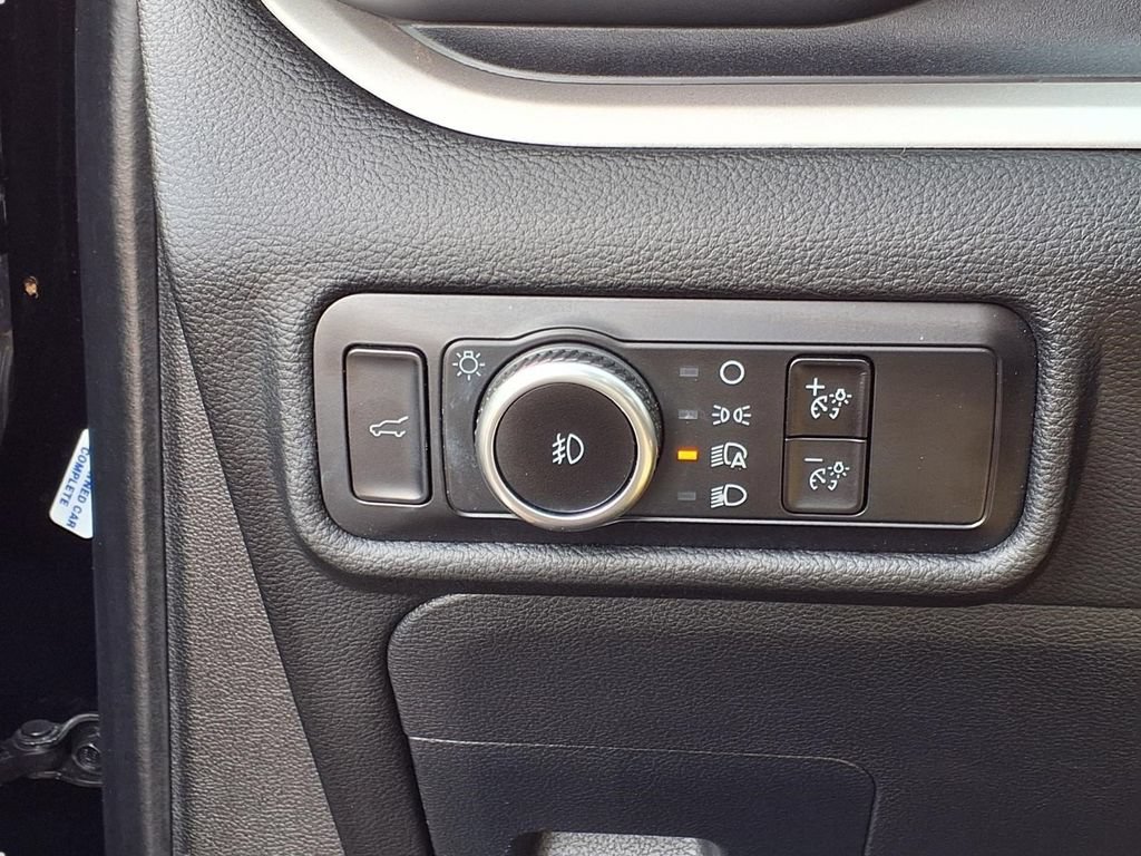 Used 2023 Ford Explorer XLT w/ Equipment Group 202A RWD image 18