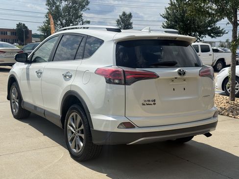 Used 2018 Toyota RAV4 Limited FWD image 5