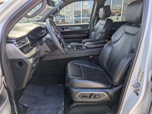 Used 2022 Jeep Wagoneer Series II w/ Premium Group I image 11