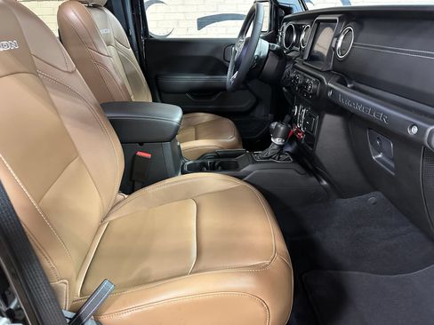 Used 2023 Jeep Wrangler Unlimited Rubicon 4xe w/ Cold Weather Group AWD/4WD image 23