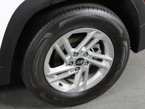 Certified 2025 Hyundai Tucson SE image 12