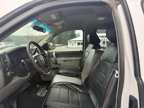 Used 2011 Chevrolet Silverado 1500 W/T image 25