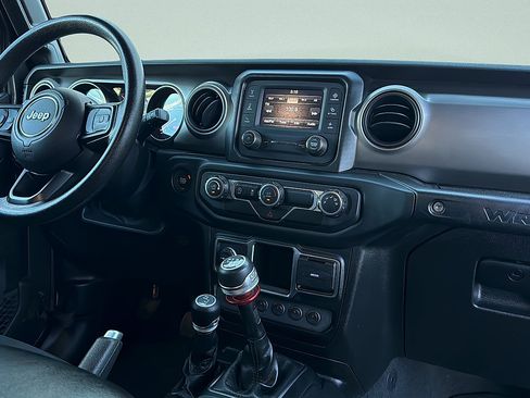 Used 2020 Jeep Wrangler Unlimited Sport AWD/4WD image 31