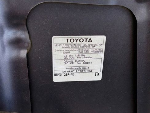 Used 2015 Toyota Corolla L FWD image 16