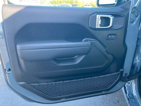 New 2026 Jeep Gladiator Sport AWD/4WD image 9