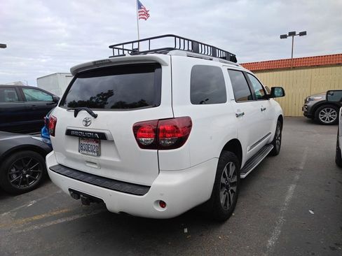 Used 2020 Toyota Sequoia Limited w/ Safety & Convenience Package AWD/4WD image 3