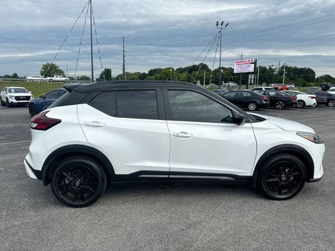 Used 2023 Nissan Kicks SR w/ SR Premium Package FWD image 14