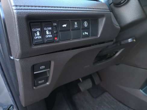 Used 2023 Honda Odyssey Elite image 14