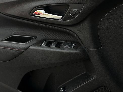 Used 2022 Chevrolet Equinox RS w/ RS Leather Package FWD image 23
