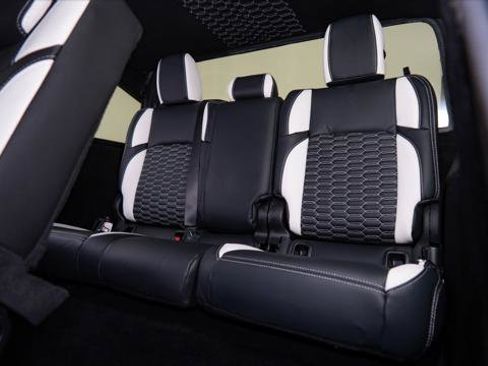 Used 2025 Jeep Gladiator Sport image 31