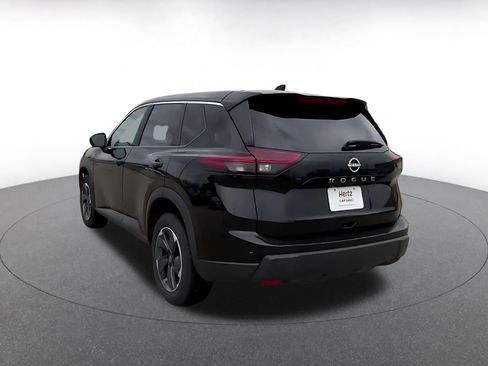Used 2025 Nissan Rogue SV FWD image 11