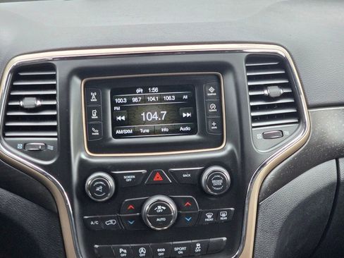 Used 2017 Jeep Grand Cherokee Laredo w/ Quick Order Package 23E image 12