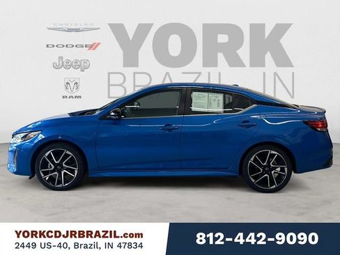 Used 2025 Nissan Sentra SR FWD image 2