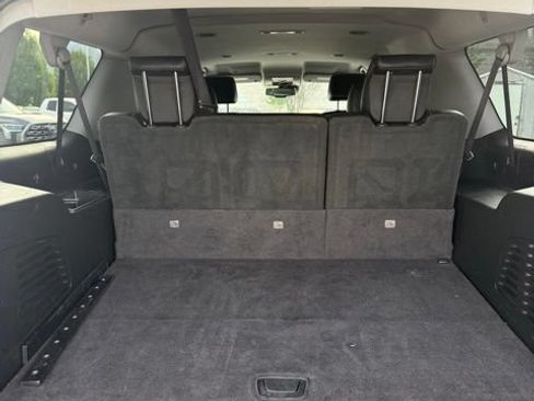 Used 2017 GMC Yukon XL SLT AWD/4WD image 10