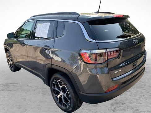 Used 2024 Jeep Compass Limited AWD/4WD image 5