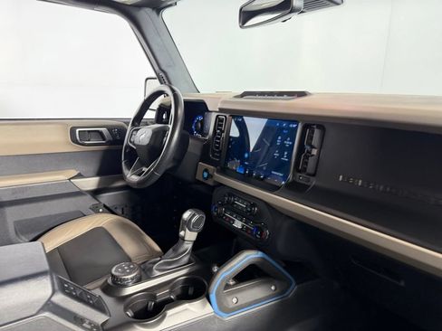 Used 2022 Ford Bronco Wildtrak AWD/4WD image 35