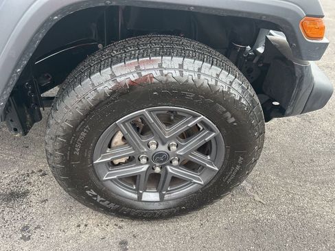 Used 2024 Jeep Wrangler Unlimited Sport image 17