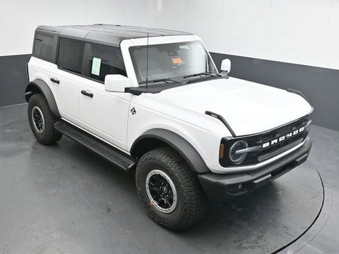 New 2026 Ford Bronco Outer Banks w/ Sasquatch Package AWD/4WD image 14