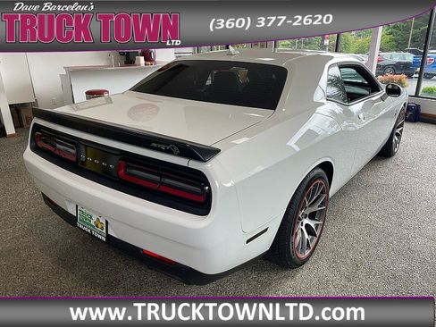Used 2020 Dodge Challenger SRT Hellcat w/ Plus Package RWD image 5