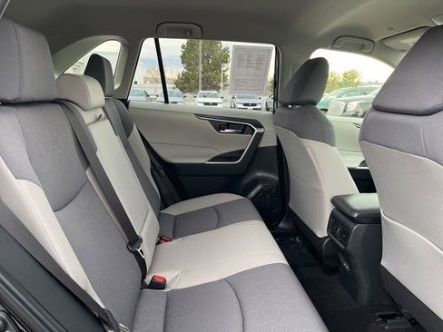 Used 2025 Toyota RAV4 XLE image 18