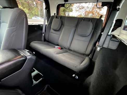 Used 2021 Jeep Wrangler Sport image 20