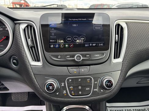 Used 2024 Chevrolet Malibu LT image 15