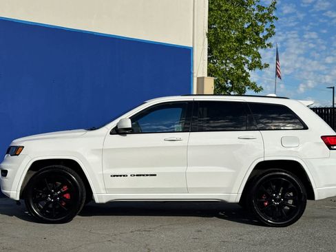 Used 2020 Jeep Grand Cherokee Altitude AWD/4WD image 6