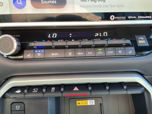 Used 2024 Toyota Tundra Platinum image 21