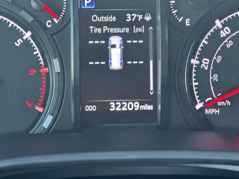 Used 2024 Toyota 4Runner SR5 image 27