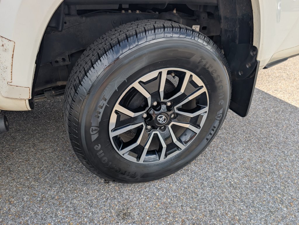Used 2021 Toyota Tacoma TRD Sport RWD image 31