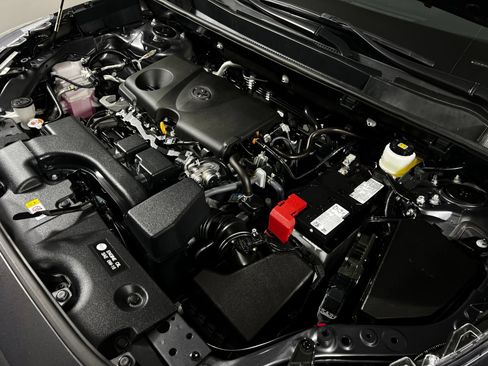 Certified 2025 Toyota RAV4 XLE AWD/4WD image 11