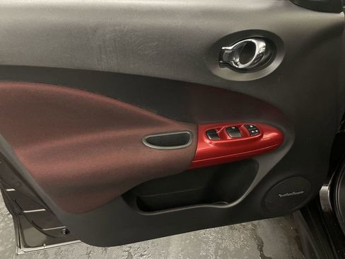 Used 2015 Nissan Juke SV w/ Technology Package image 17