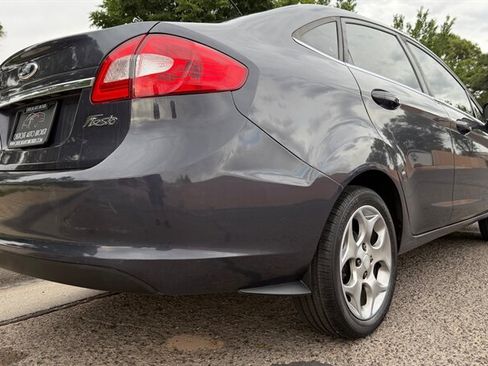 Used 2013 Ford Fiesta Titanium FWD image 10