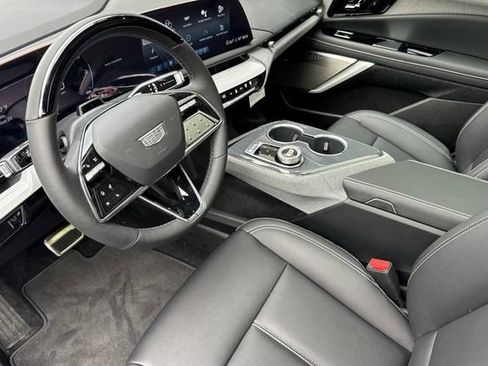 New 2026 Cadillac Optiq Luxury 1 image 10