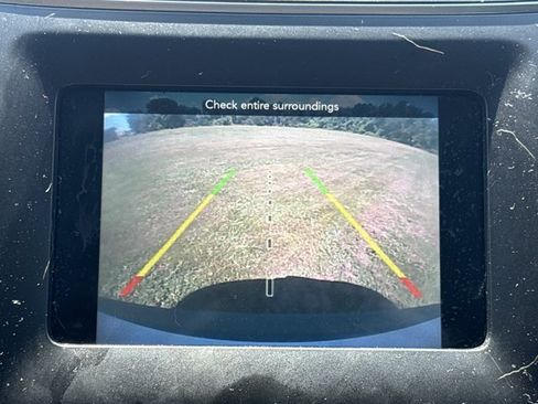 Used 2019 Jeep Cherokee Latitude Plus AWD/4WD image 5