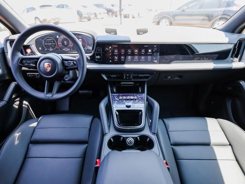 Certified 2025 Porsche Cayenne AWD/4WD image 24