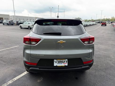 Used 2024 Chevrolet TrailBlazer LS w/ LS Convenience Package FWD image 6