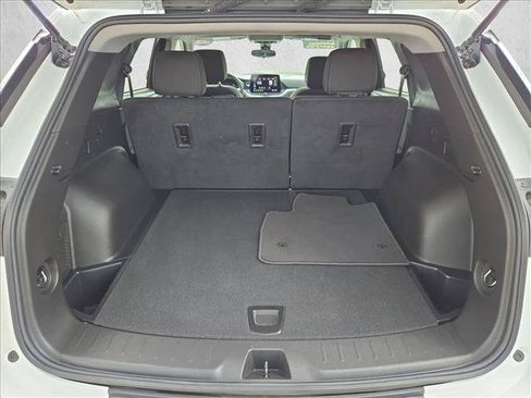 Used 2025 Chevrolet Blazer LT FWD image 6