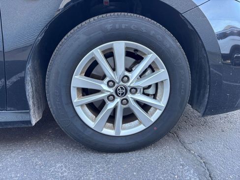 Used 2025 Toyota Camry LE image 29