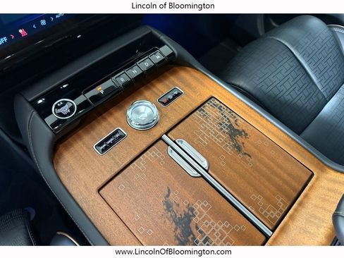 Used 2025 Lincoln Navigator Black Label AWD/4WD image 31