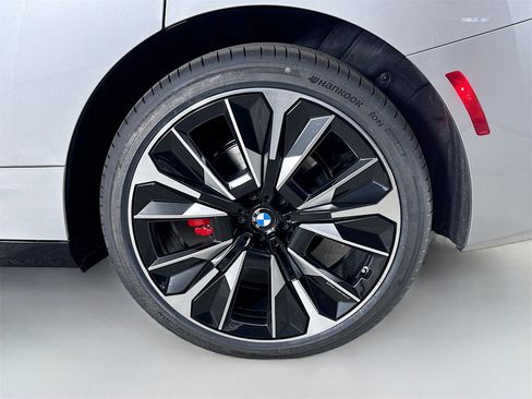 New 2026 BMW iX xDrive60 w/ M Sport Package image 33