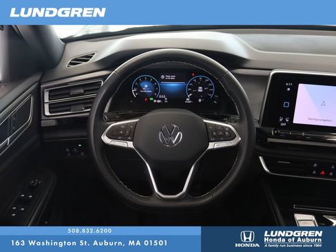 Used 2024 Volkswagen Atlas Cross Sport SE AWD/4WD image 18