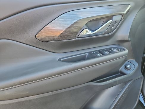 Certified 2022 GMC Terrain SLE w/ Driver Convenience Package image 12