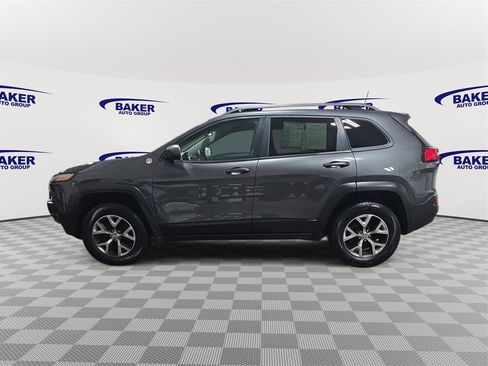 Used 2017 Jeep Cherokee Trailhawk w/ Comfort & Convenience Group image 8