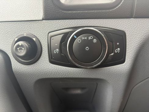 Used 2015 Ford Transit 150 XLT image 27