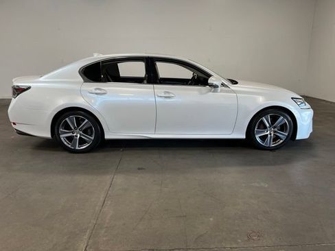 Used 2016 Lexus GS 200t w/ Premium Package RWD image 2