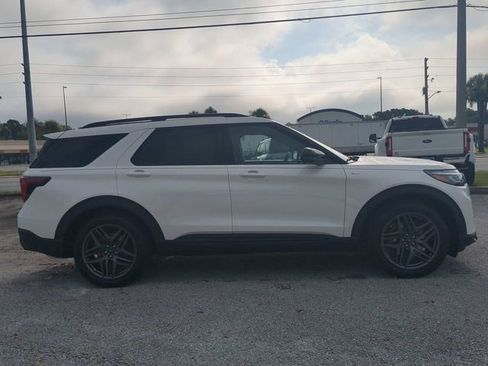 New 2025 Ford Explorer ST-Line w/ Premium Package image 18