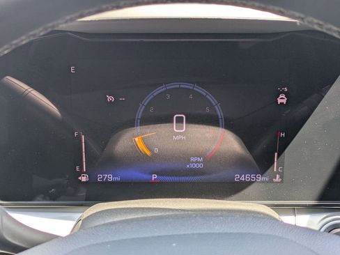 Used 2025 Chevrolet Trax LT w/ LT Convenience Package FWD image 15