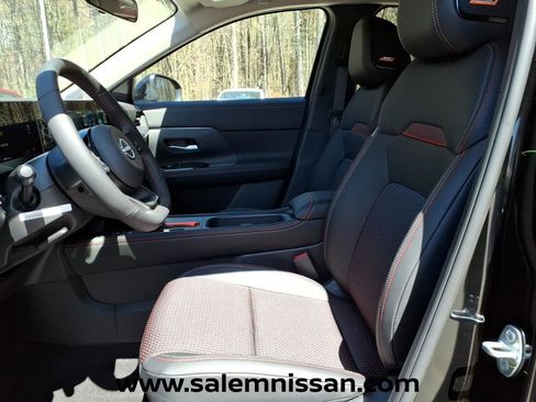 New 2026 Nissan Kicks SR w/ SR Premium Package AWD/4WD image 9